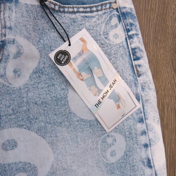 TINSELTOWN *NWT* Yin Yang Jeans Size 0/24 High Rise Distressed Curvy Mom Casual - Picture 16 of 16